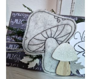 ADVENTSKALENDER 15. Dezember - Stickserie Pilzwald Doodle Appli
